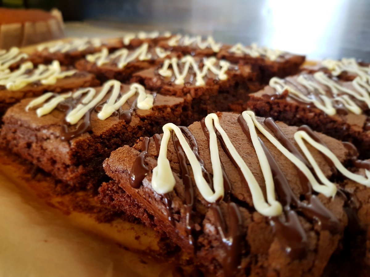 <a href="/MoffatTodd/">Todd Moffat</a> created these little beauties... gluten free chocolate and polenta slices 😍👌#glutenfree #dorchester #Dorset