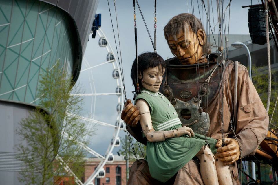 CultureLPool's tweet image. WOW 5yrs ago today we brought our #giant friends to Liverpool with @royaldeluxe1 for @GiantSpectacle do you have a favourite memory? #giants