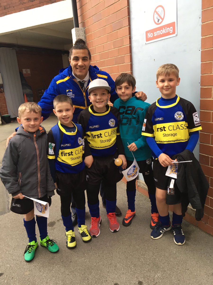 Kids played fantastic @halftime last night was great seein u guys kids loved it @BrettFerres11 @Liam_Sutcliffe @ashtongolding1 @Rob7Burrow