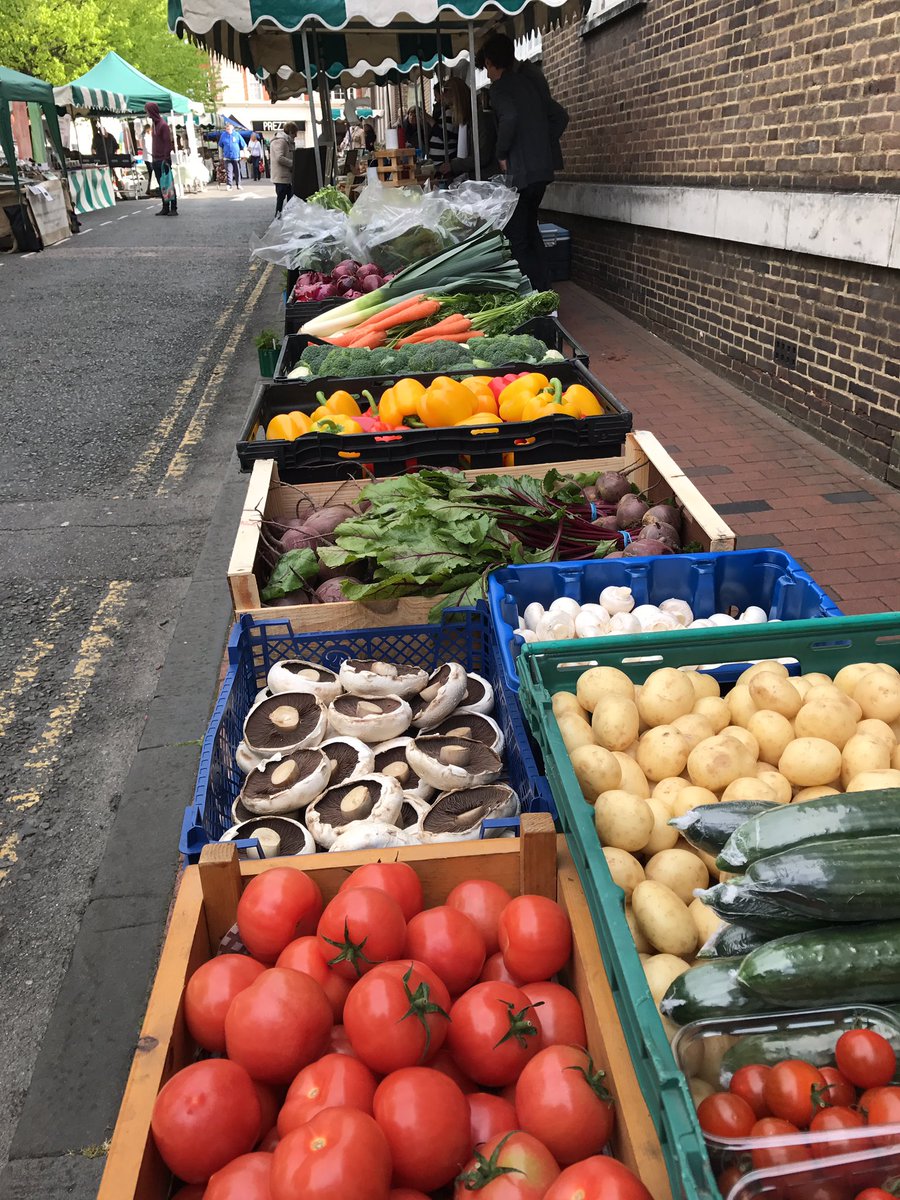 Fresh fruit and delicious veg at the #TunbridgeWells market today 😋 <a href="/pjsfarmshop/">PJ's Farm shop</a>