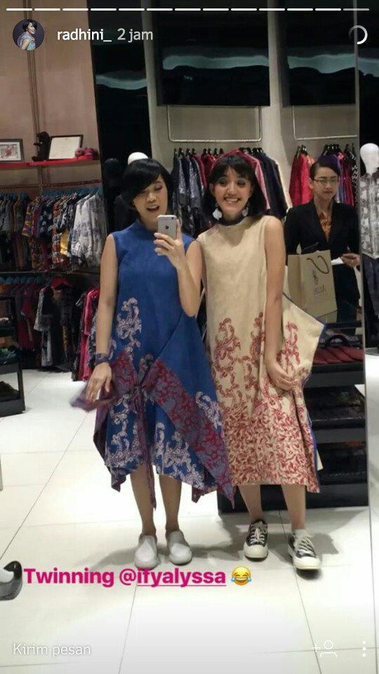 TemanSeirama's tweet photo. Belom mulai sih. Bentar lg kynya.. Yg kuotanya mau abis bisa ngacir dulu sebentar 😂😂😂 Ifynya cantik lho.. https://t.co/LReDj0ub8M