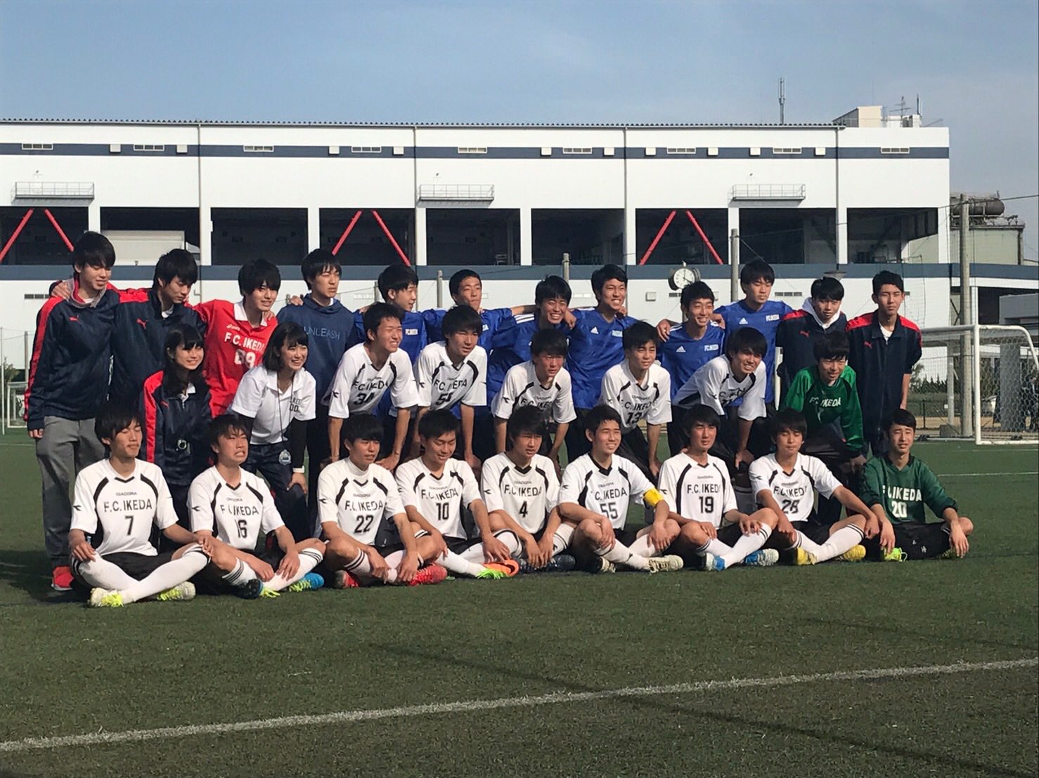池田高校サッカー部 内容が良かっただけに 結果が得られなかったことだけが 非常に悔しい試合となりました ですが 強豪私学にも勝てる自信は得られたので U 18 リーグと秋の選手権予選で この悔しさを晴らします 応援ありがとうございました