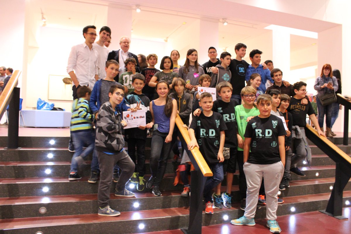 Make_and_Learn's tweet image. Ahir vam viure una molt bona experiència a la #RoboCAT17 i amb ganes de més. Ens trobem tots el 27 de Maig a la gran final a #Vilablareix!