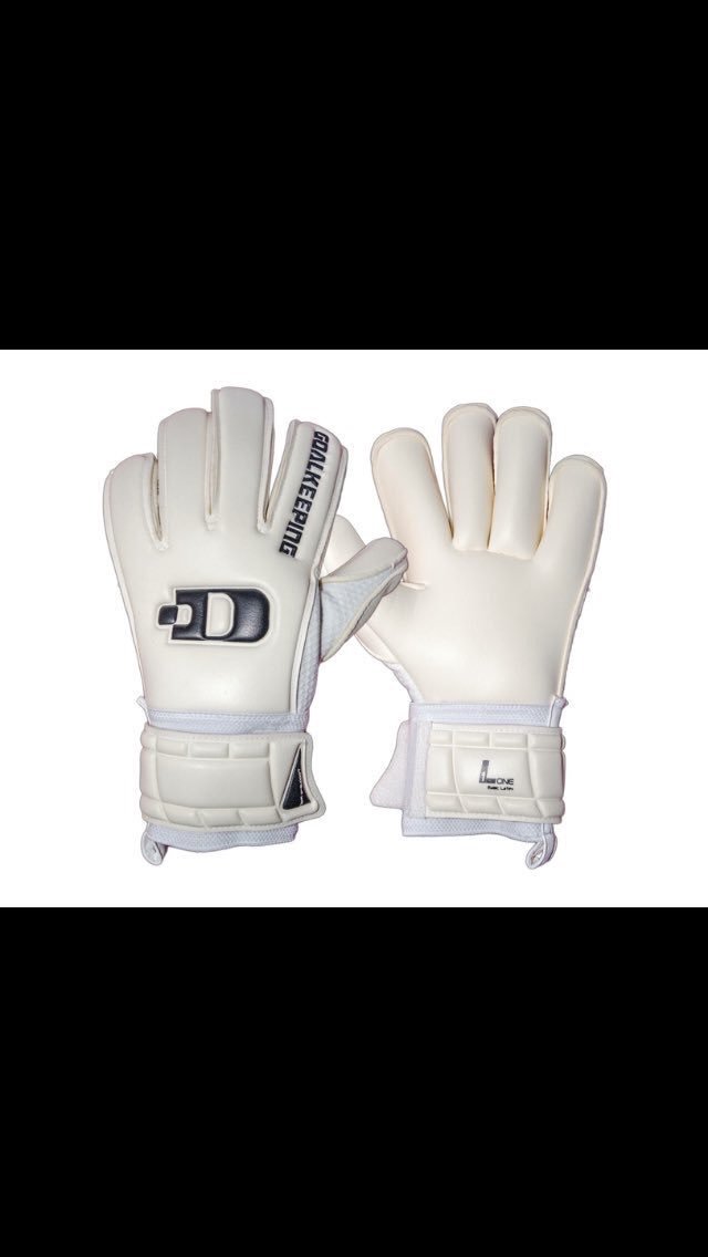 DGOALKEEPING's tweet photo. Looking for gloves? Contact us today! Control and release models currently available in 9 and 10s! #GKunion #gameday https://t.co/CfHJIPojOR