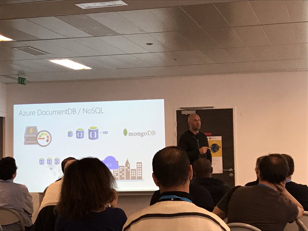 labmicrosoft's tweet image. Azure simplifie le management en alliant scalabilité, haute disponibilité, robustesse, sécurité (...) pour la plupart des usages #GABParis