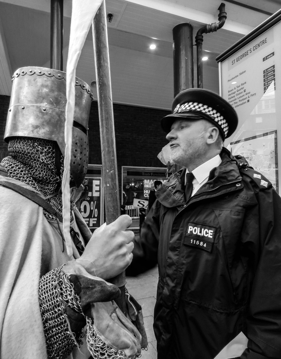 'I don't care if your name is on the centre - you cant come in 'ere wearing a helmet mate!' #StreetPhoto #StGeorgesParade