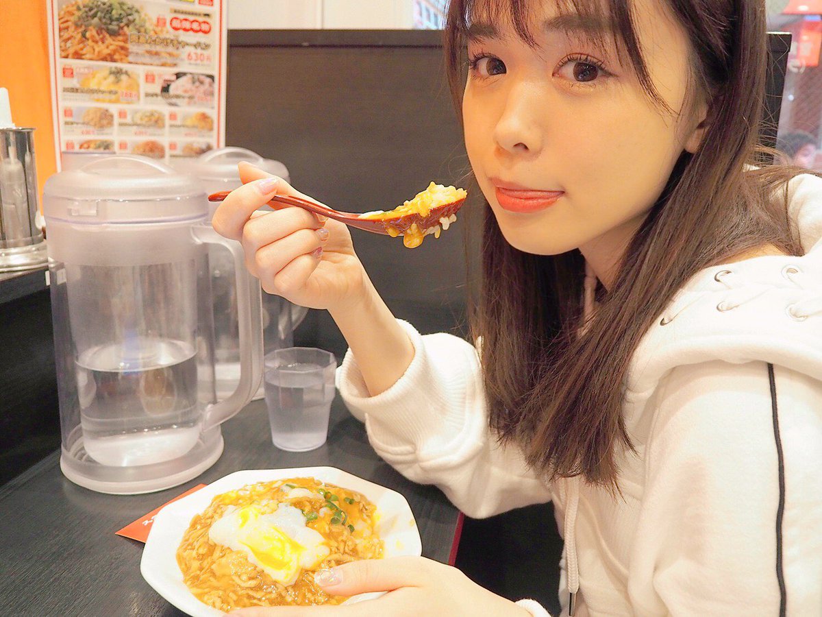 Uzivatel ゆうこす Na Twitteru もりもり食べる女の子が一番かわいい 肉あんかけチャーハン炒王 ガッツリ 女の子 1人でも行きやすい雰囲気だった 実際ファンの女の子が何人か声かけてくれて嬉しかった ありがとう