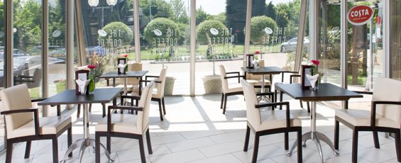 LeafDover's tweet image. Our Costa Coffee Lounge's outdoor terrace is the perfect place to relax on a warm springtime afternoon. ow.ly/VEox30asUcY