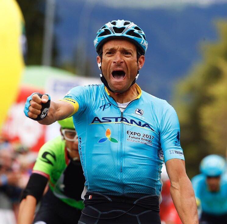 gianguarnieri's tweet photo. #MicheleScarponi, no! https://t.co/t2EuTHmPde