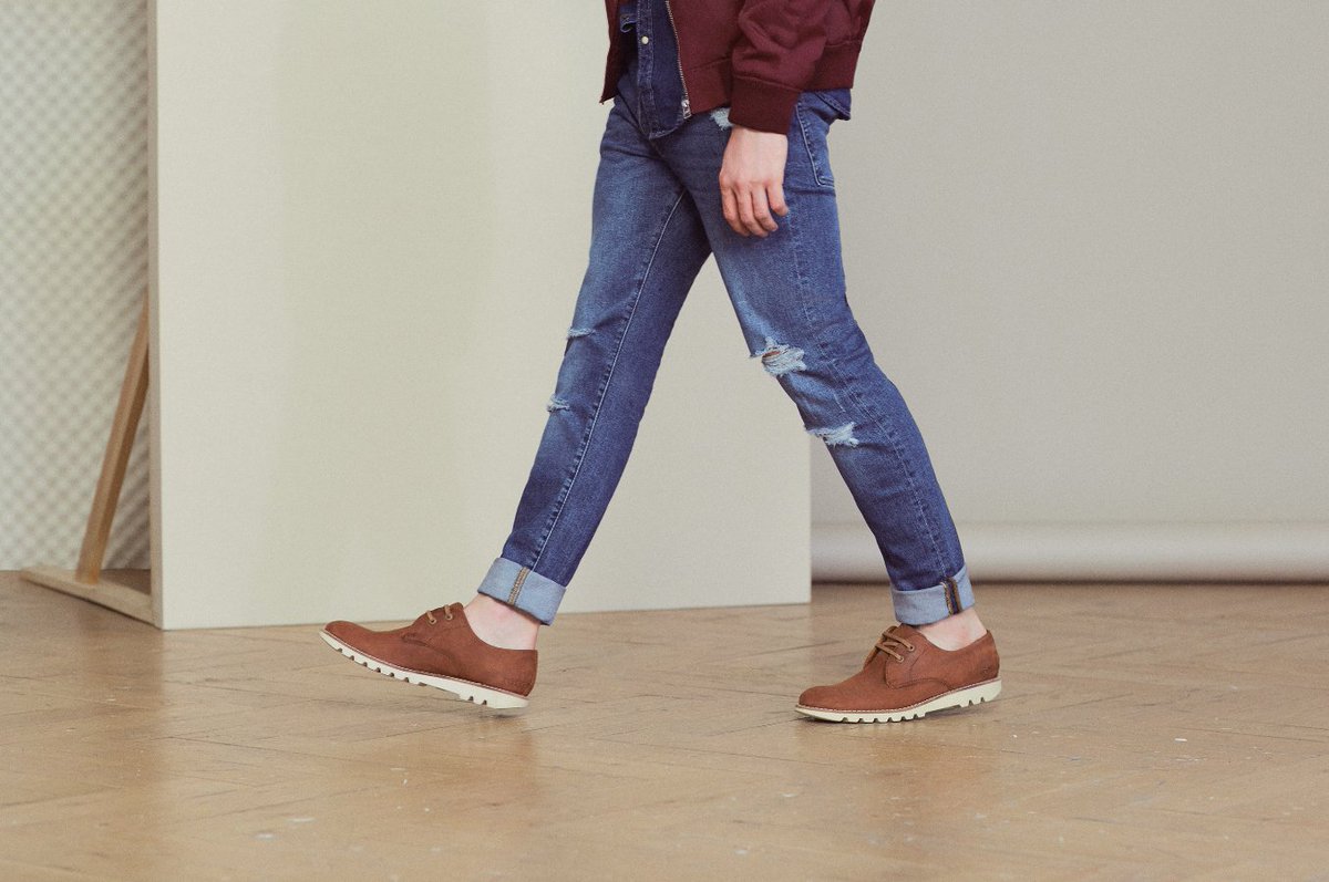 Step out in style with our Men's Kymbo Lace in Tan. Shop online at kickers.co.uk! Shop: bit.ly/2ktn08J