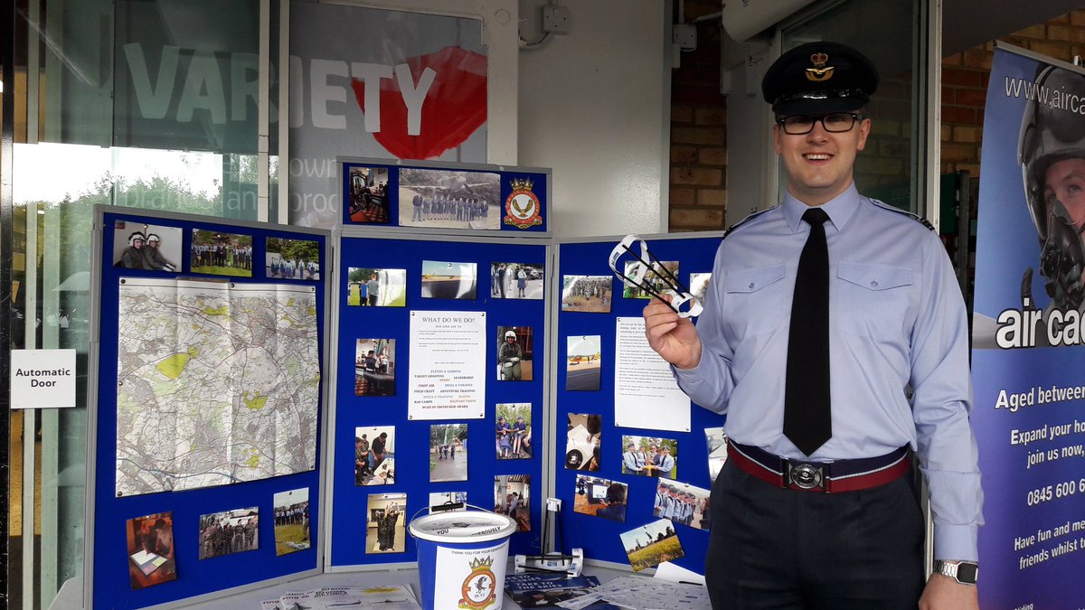 #bagpacking 606 squadron at Loudwater raising funds for defibrillator @RCFtescotweet <a href="/WycombeSound/">Wycombe Sound</a> <a href="/606SqnATC/">606 Beaconsfield ATC</a>