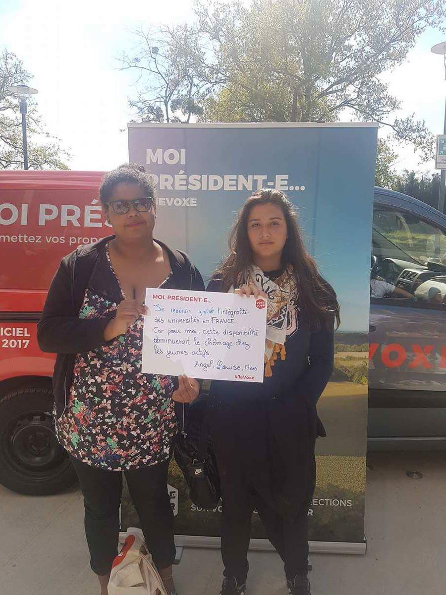 ArnaudMPT's tweet photo. "Moi Présidente, je rendrais gratuites l'intégralité des universités en France"
#JeVoxe #VoxeTour @Voxe https://t.co/z34NmdN5ip