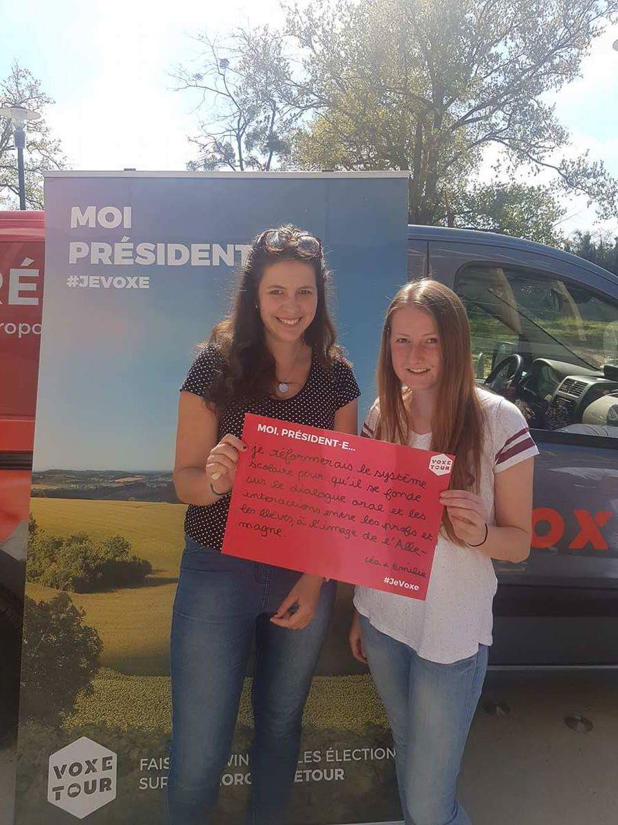 ArnaudMPT's tweet photo. "Moi Présidente, je réformerais le système scolaire pour qu'il se fonde sur le dialogue et les interactions élèves/profs"
#VoxeTour @Voxe https://t.co/e4LBb4Om34