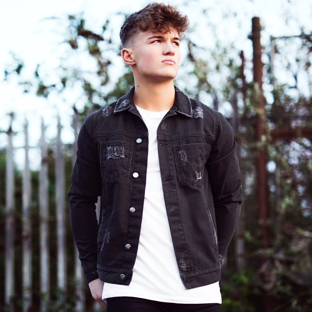 🚦COMING SOON🚦
- The Distressed Denim Jacket Collection
- AW17
- foreverfaithless.co.uk
#denimjacket #jacket #aw17