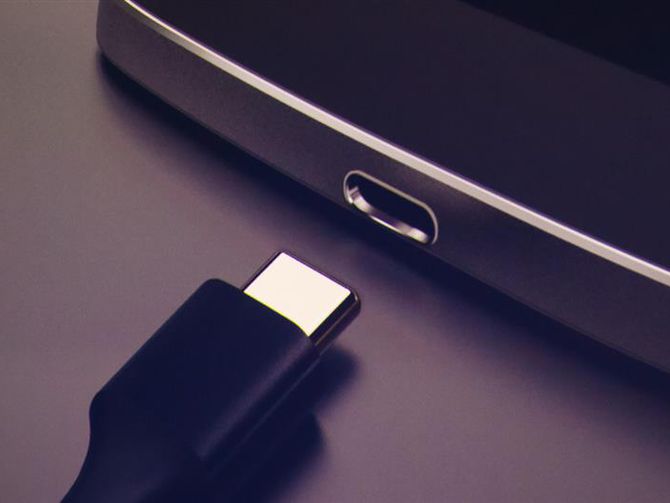 CNET's tweet image. Five ways to boost your #Android phone's battery life right now cnet.co/2p6dYo8
