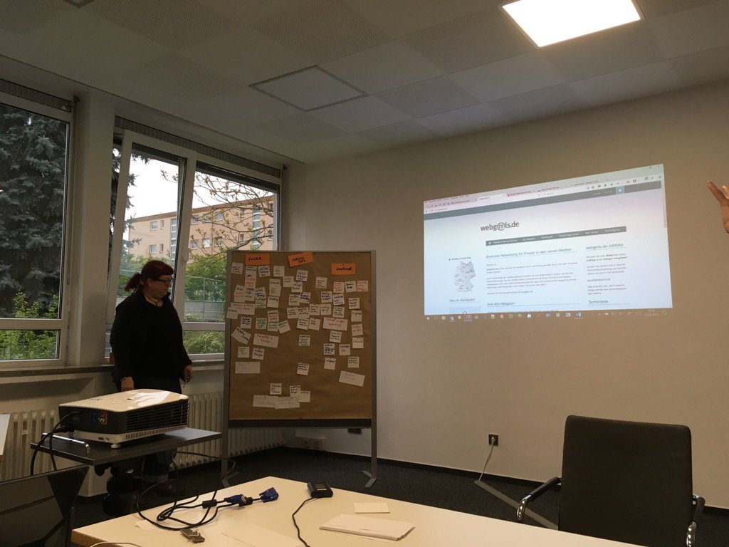 sabe017's tweet photo. beim Orgatreffen der #webgrrls mit #christagoede https://t.co/OsXec9r8zS