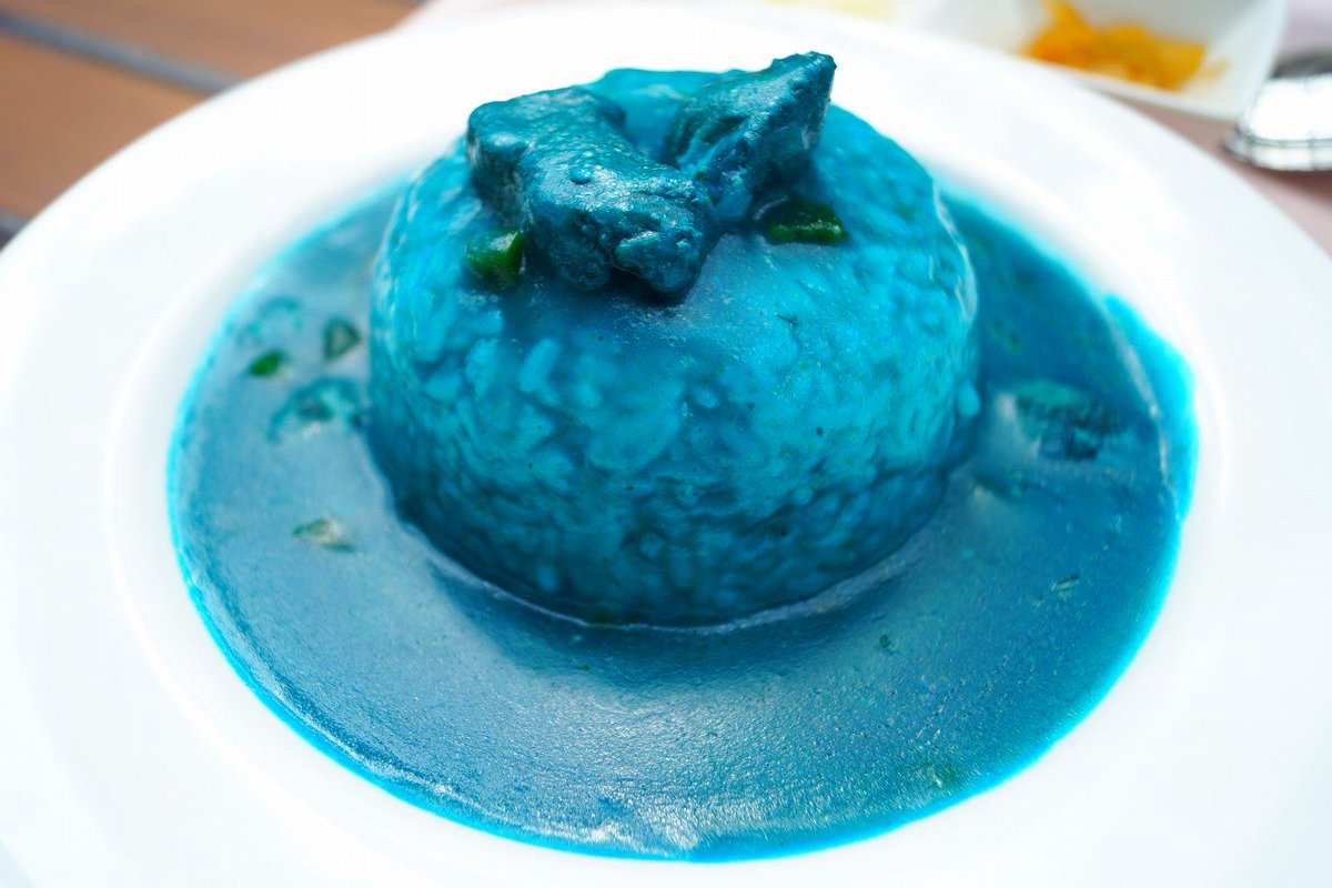 Gwにいかが 美味しいのに脳が口に運ぶ事を拒否する ひたち海浜公園の名物 ネモフィラカレー Togetter