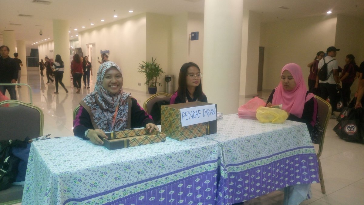 unimasgf2018's tweet image. UNIMAS INTERNATIONAL NIGHT 2017

No tickets? No worries guys, we are here to give you one. Or even more. Come now! 

#uin2017
#funtastetix