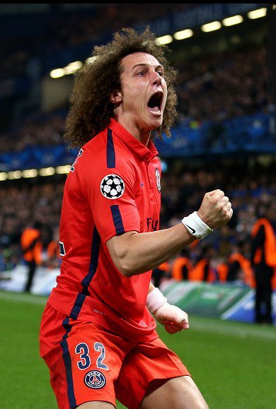 Happy Birthday, David Luiz!

Today, the Brazilian defender turns 30 years old. 