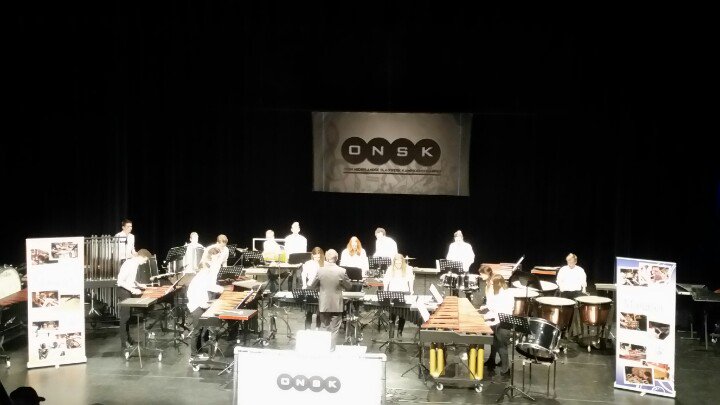 Nummer 8 is begonnen met het optreden.