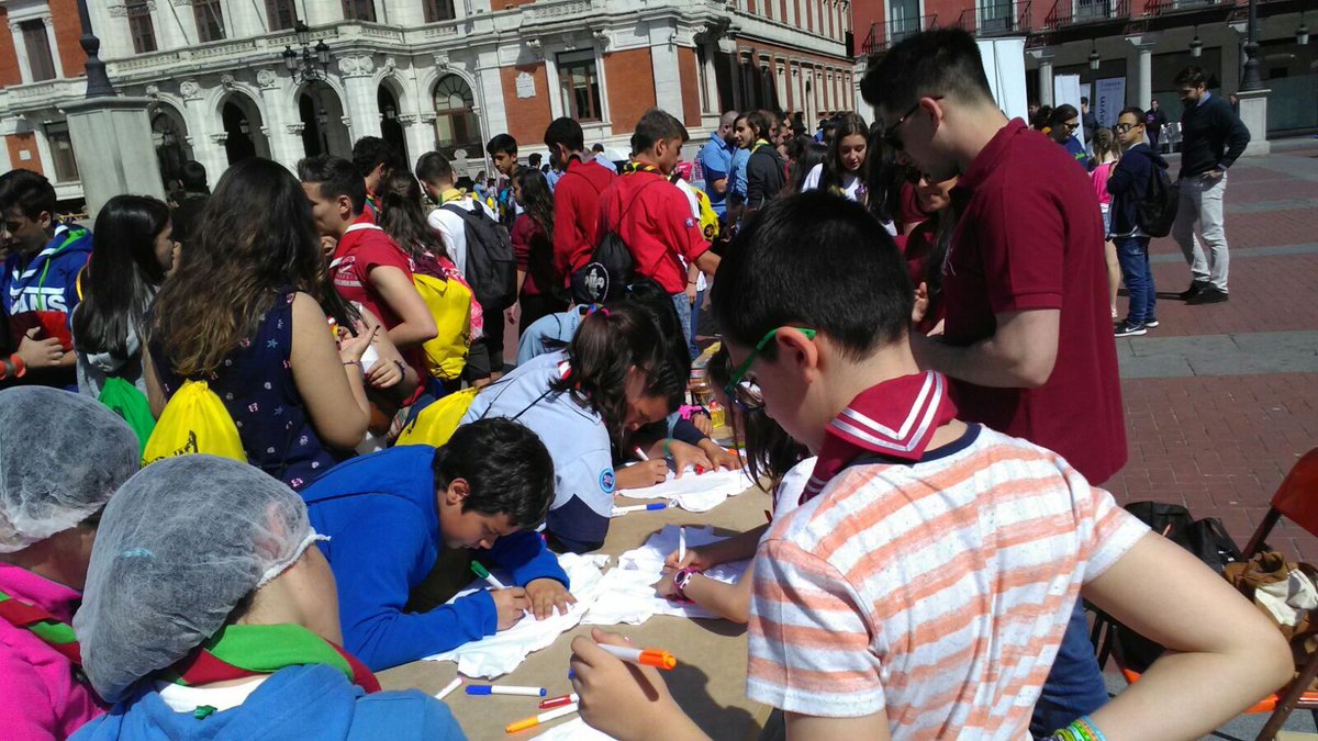 RotaractVA's tweet photo. Rotaract Valladolid presente en el Festival de la Canción Scout Castilla y León https://t.co/lHHxO0aaqG