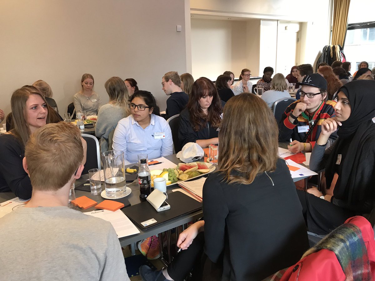 Workshop i dag med brukerorg &amp;fem direktorat <a href="/Udir/">Utdanningsdirektoratet</a> <a href="/Helsedir/">Helsedirektoratet 🇸🇯 Directorate of Health</a> @integreringsdir <a href="/bufdir/">Bufdir</a> @Hhbo_no <a href="/Ungefunk/">Unge funksjonshemmede</a> <a href="/barnevernsbarn/">Barnevernsbarna - LFB</a> <a href="/MHUngdom/">Mental Helse Ungdom</a> <a href="/Elevorg/">Elevorganisasjonen</a>