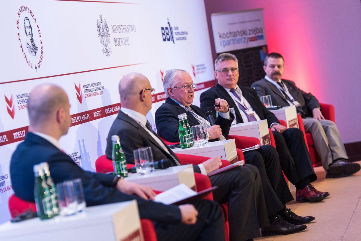 FundPulaskiego's tweet photo. Granica i braki w zakresie infrastruktury przeszkodą dla współpracy gospodarczej Pol i Ukrainy– podsumowanie #IDES17 https://t.co/GBvKKHoxhl https://t.co/5wGadAh743