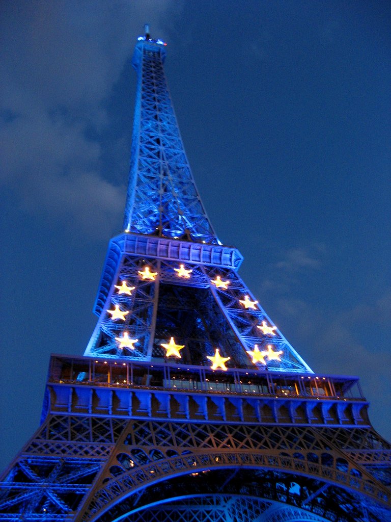 Europeisnotdead's tweet image. #Paris can be so beautiful when it shines bright like a European diamond. Let's hope it will shine that way again soon... 😅 ! #RadioLondres