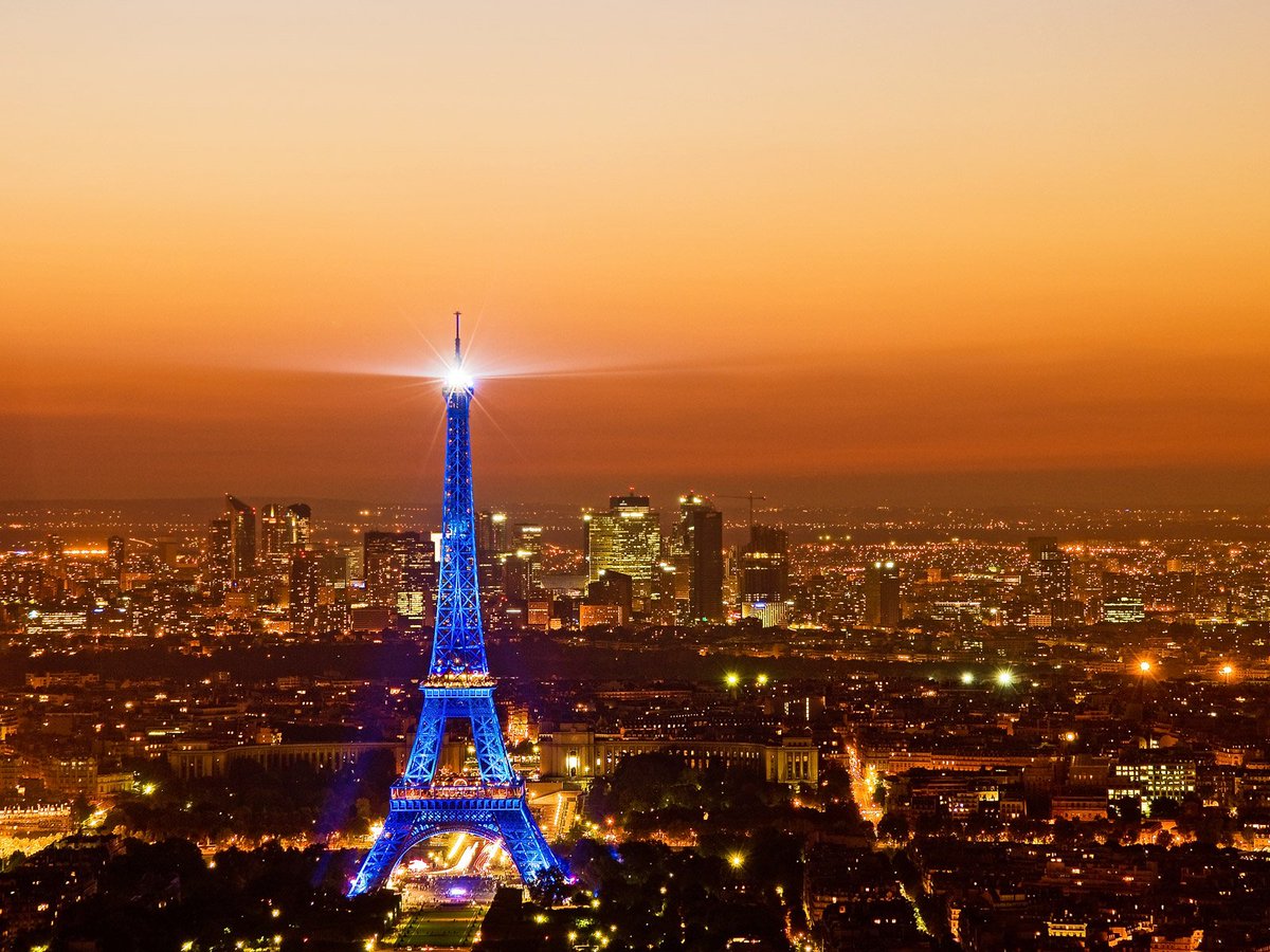 Europeisnotdead's tweet image. #Paris can be so beautiful when it shines bright like a European diamond. Let's hope it will shine that way again soon... 😅 ! #RadioLondres