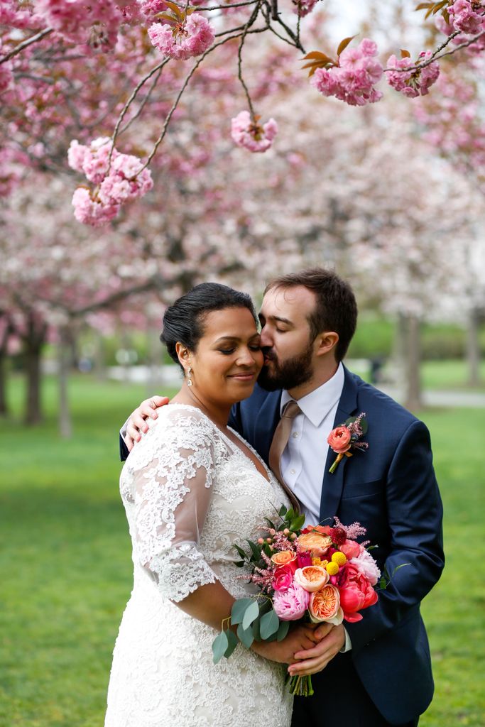 SmittenChickens's tweet photo. Is this real life? Jessica and Chris' wedding amid the cherry blossoms was beyond gorgeous. 

#SmittenChickensWeddings #NoSleepTillBobbins https://t.co/2sGrvGXC2B