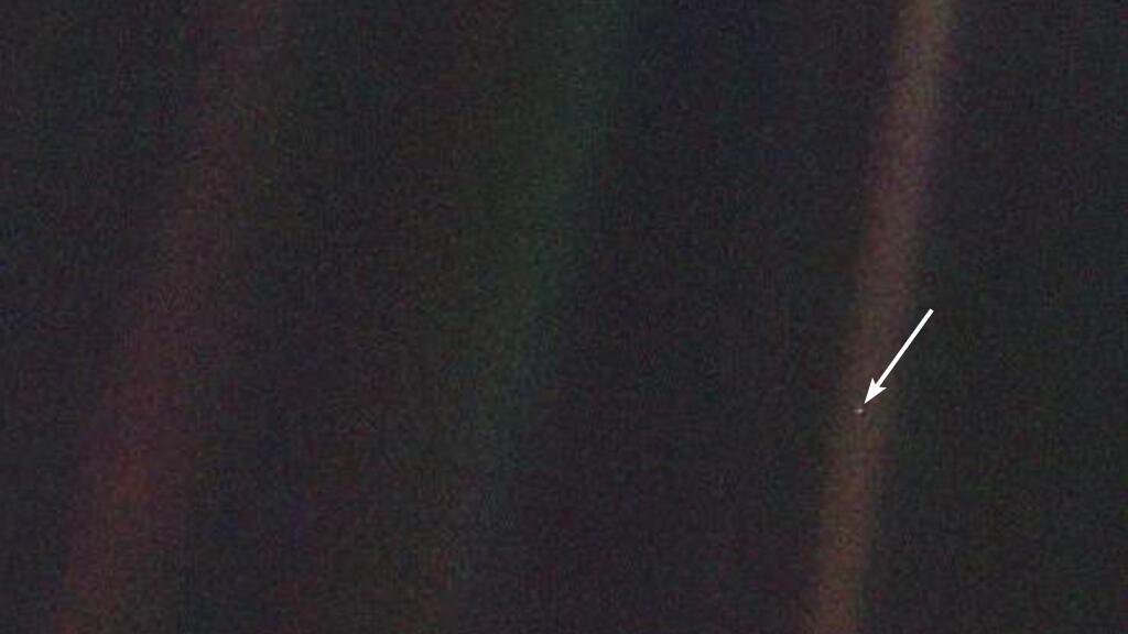 NASA's tweet image. &quot;Consider again that dot. That&apos;s here. That&apos;s home.&quot; -Carl Sagan
@NASAVoyager 1 pic from 4 bil miles away: go.nasa.gov/2oUhrpt #EarthDay