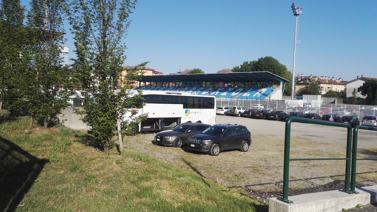 MiglioreMatteo's tweet photo. Tutto quasi pronto al comunale di #Gorgonzola per #GianaErminio - #ProPiacenza
#LegaProA https://t.co/N5DklKCtuS