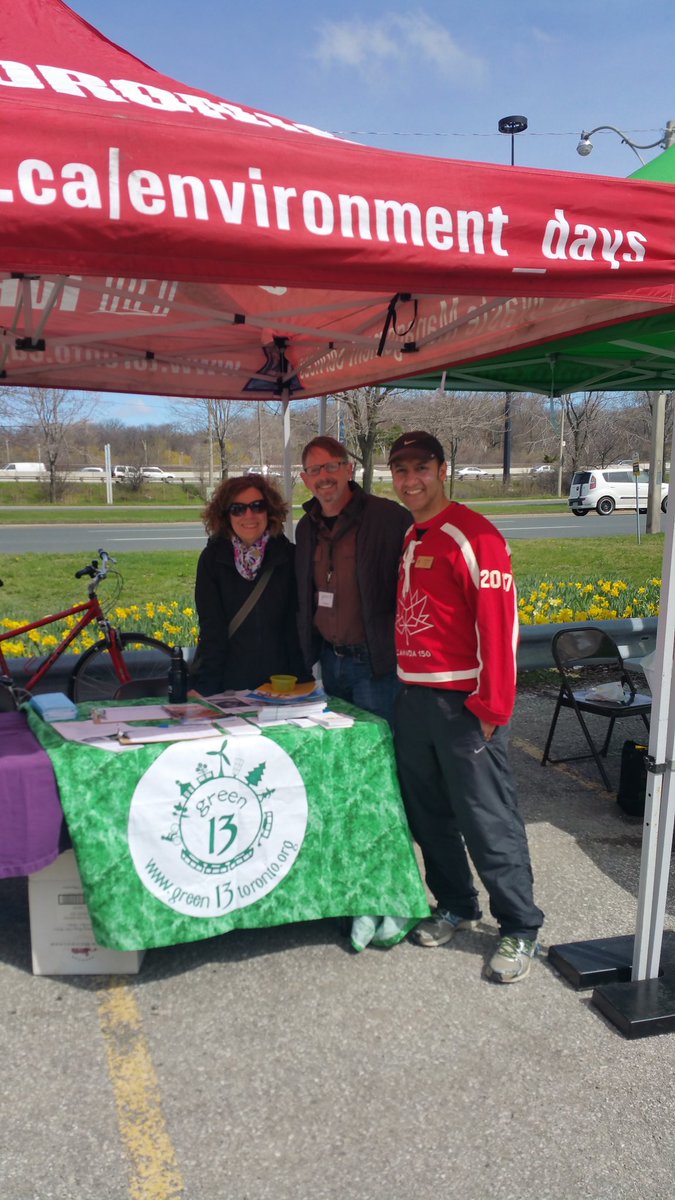 Great #parkhp groups <a href="/safe_rail/">Safe Rail Communities</a> &amp;  <a href="/green13toronto/">Green 13</a> partner for #CommunityCleanup Day #EarthDay