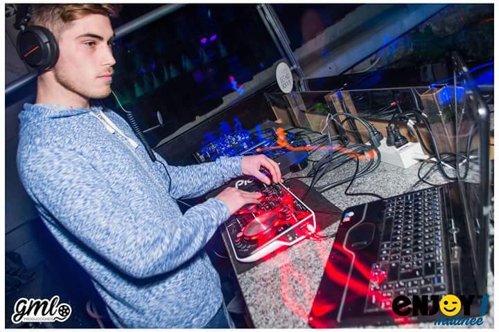 CamiGaroozzo's tweet photo. #HOY EXPLOTA LA MATINEE DE ENJOY EN #SETHAI! PEDIME TU ENTRADA ANTES DE QUE SE AGOTEN AL 2235251595 https://t.co/voFbyCjO88