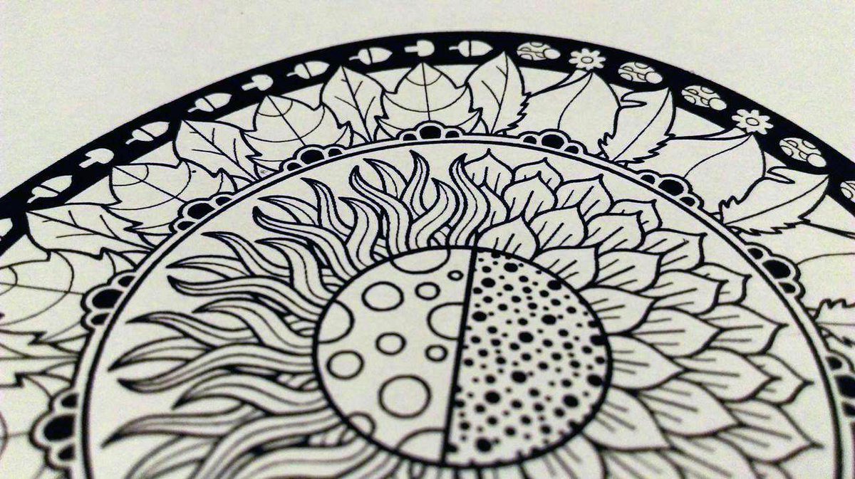 ColorWithJade's tweet image. Something I'm working on...celebrating spring and autumn! #adultcoloring