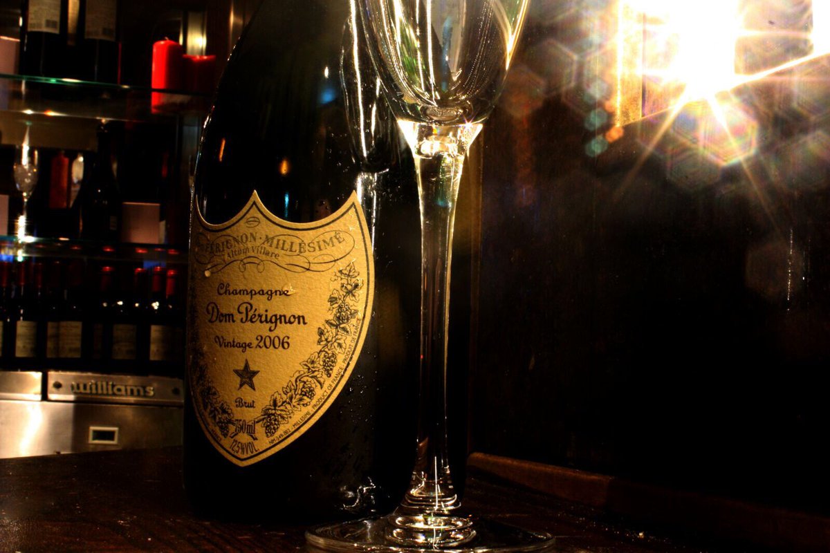 Champagne at the weekend what else could you ask for. 🍾🍾🍾🍾