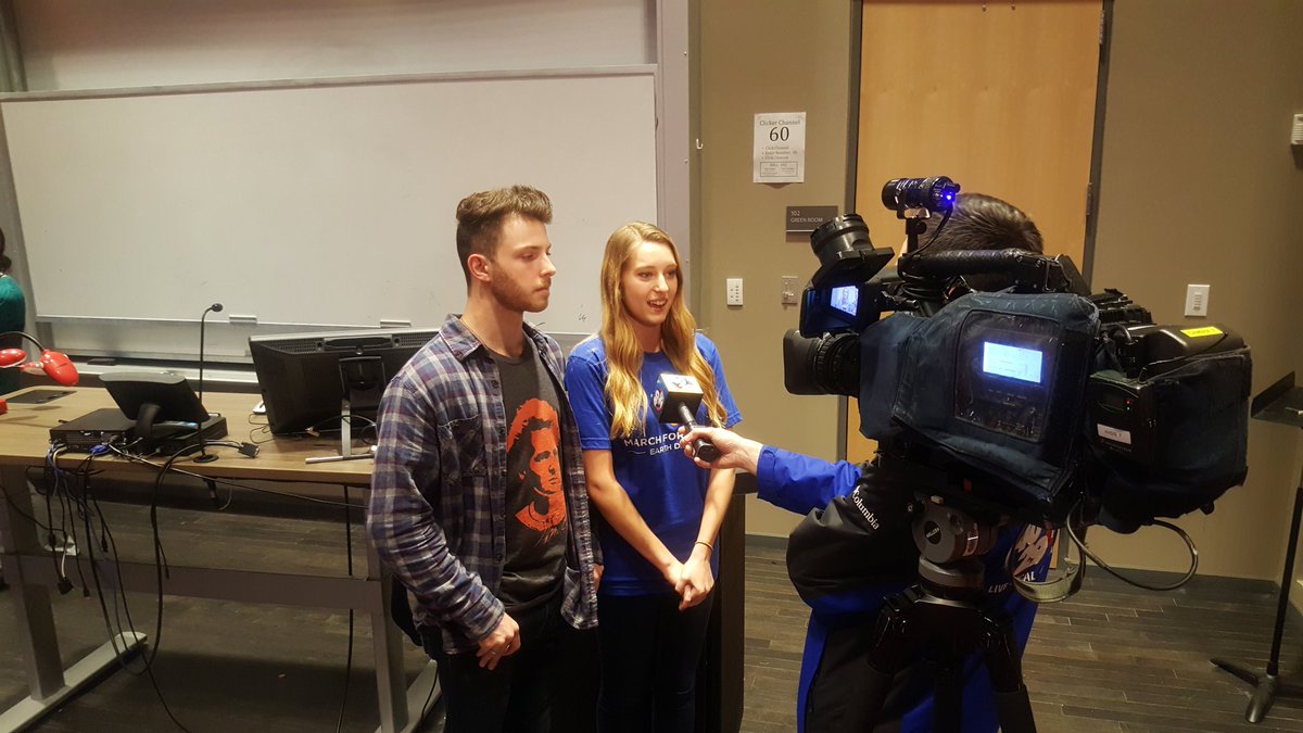 ScienceMarchNWA's tweet image. Our two co-founders, @Ztrenfro and @brayleysoleil being interviewed for 40 29 News! #NWAMarchForScience