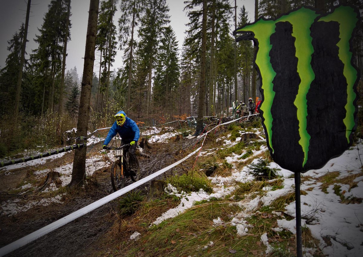 MonsterEnergyPL's tweet image. Treningi przed #DiverseDownhillContest w zimowo-wiosennej Wiśle ;) #Downhill #Wisła