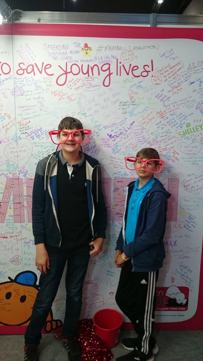 Looking for Dad!
#paulwebbe #chef <a href="/Webbes_Cookery/">Cookery School</a>  run <a href="/LondonMarathon/">TCS London Marathon</a> for <a href="/CwC_UK/">Children with Cancer UK</a> #sponsor @virginmoneygiving <a href="/1066Tweets/">1066 Tweets</a> @jerwoodgallery