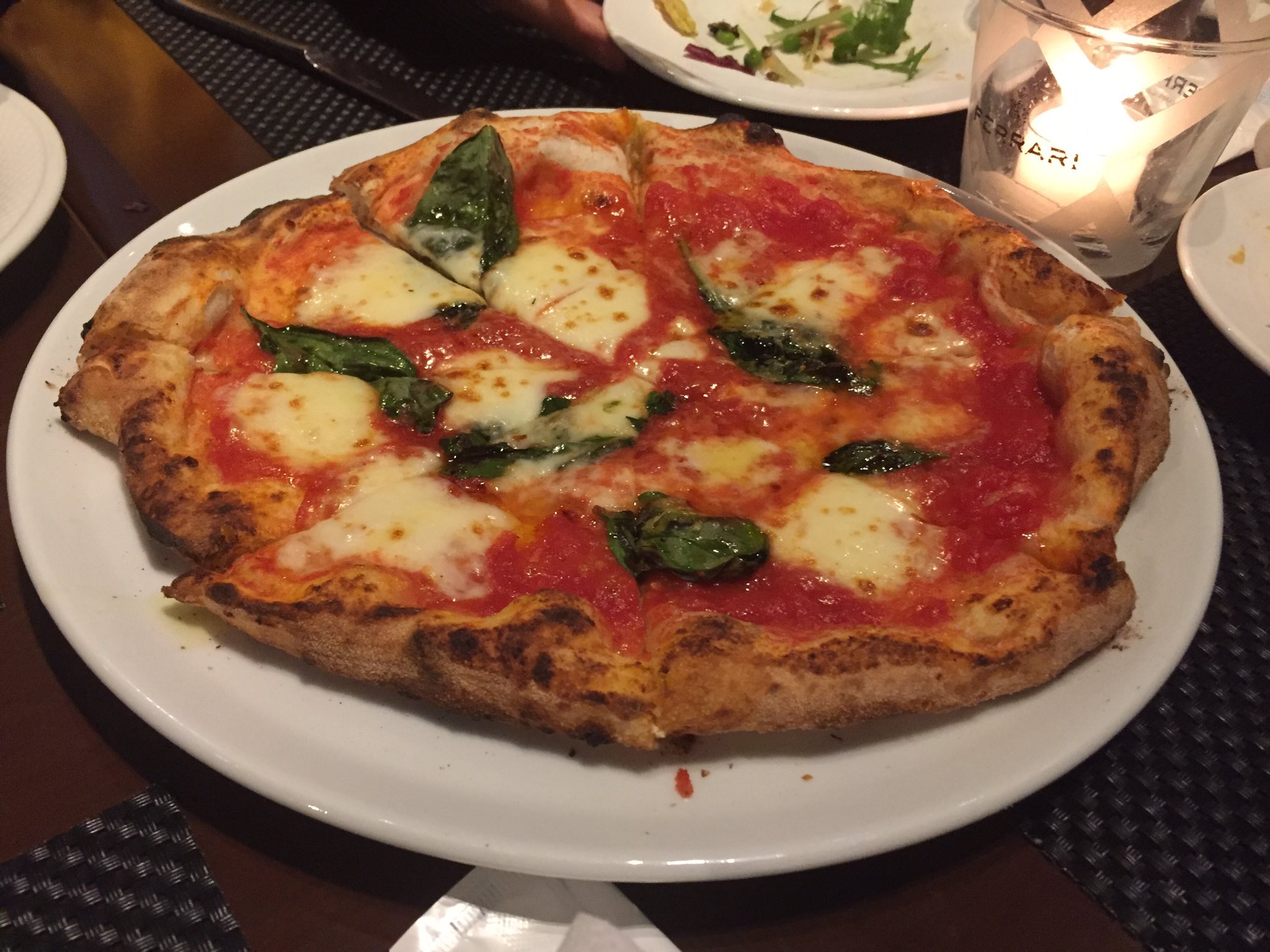 げんごろう 武蔵浦和のトラットリアアズーリってイタリアンのピザメッチャ美味かった T Co Kjalv6rdqq Twitter