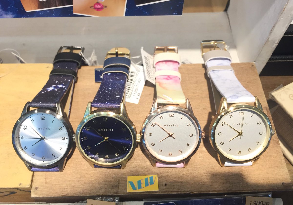 Medi Store 新宿alta店 ボディピアス専門店 V Twitter こんばんはー かわいい腕時計が入荷しました W 季節問わず使える宇宙柄 これからの季節にぴったりのピンクとブルー どちらがお好みですか Medistore Alta メディストア 新作 腕時計