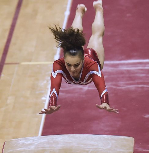 MidiLibreSports's tweet photo. #Gymnastique #Euro2017 La Française Coline #Devillard sacrée au saut 🇫🇷https://t.co/vbwcyMPvkM https://t.co/diErhsyRmI