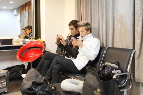 GTOP_KnockOut's tweet photo. กับเพื่อน VS กับแฟน

#GTOP #TempG https://t.co/0KLY4k0g9o