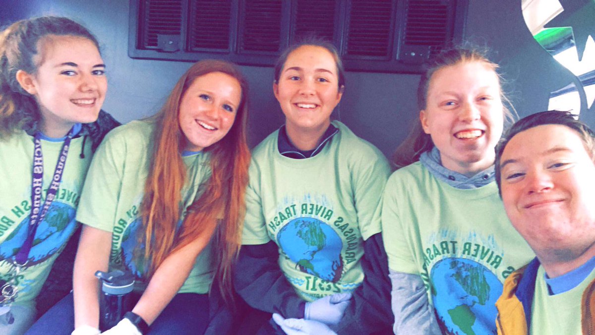 2017 Arkansas River Trash Roundup #rocktheark ♻️🚮🌎 #VCEnvironmentalClub