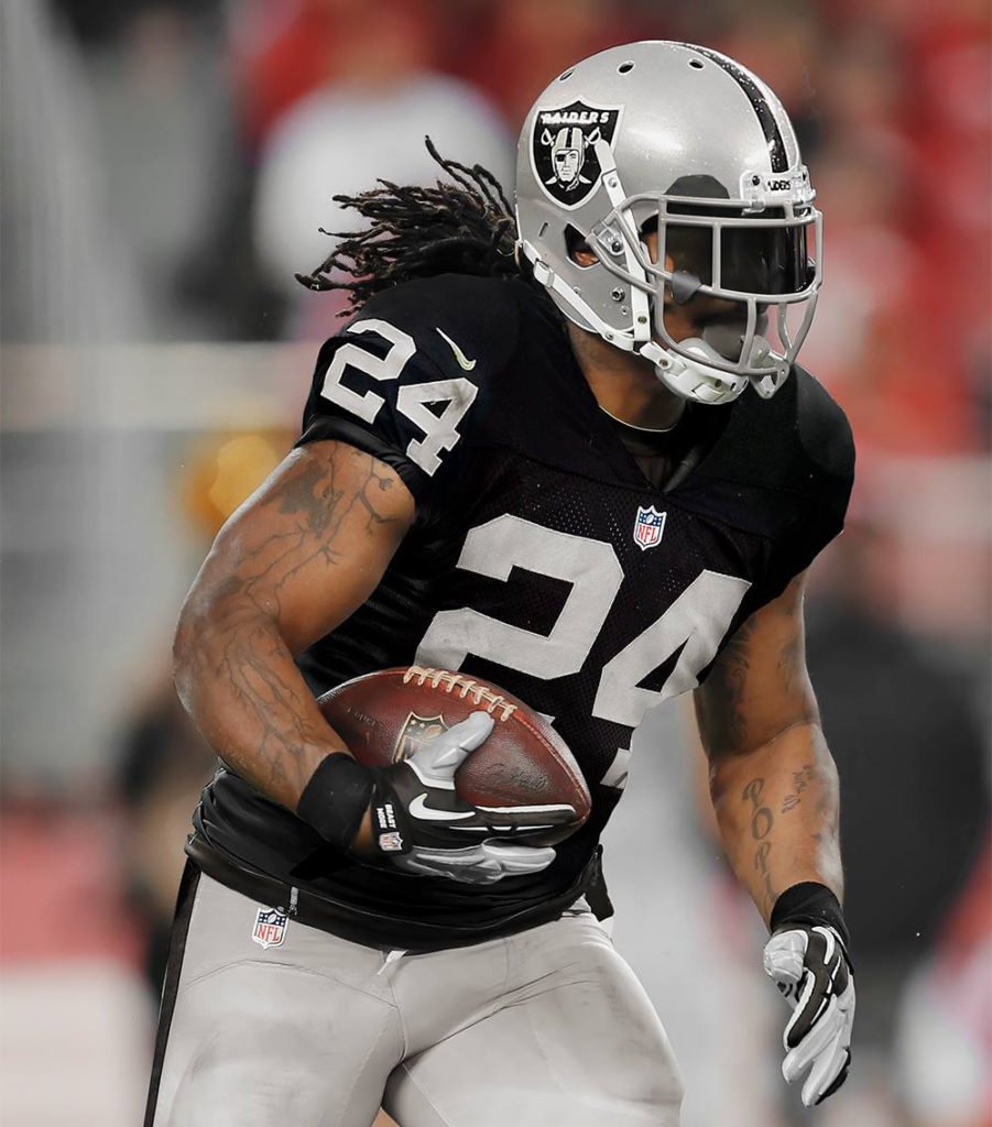 Happy Birthday to Marshawn Lynch who turns 31 today! 