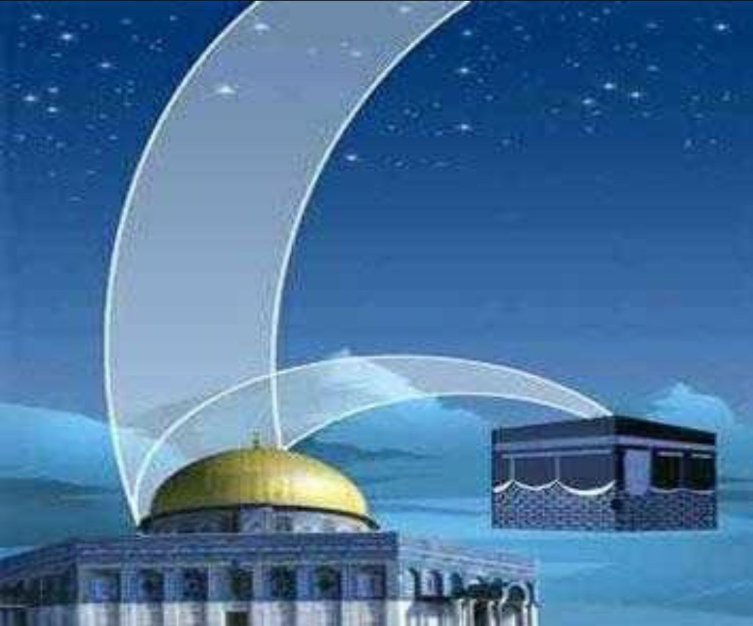 في ليله تتزين بالنور والاشراق❄ 
جبريل جاء نبيا يدعوه فوق البراق  ❄
هوالنبي الأمين له الصلاة تدوم❄ 
وقوله قول صدق وفعله مأمون ❄