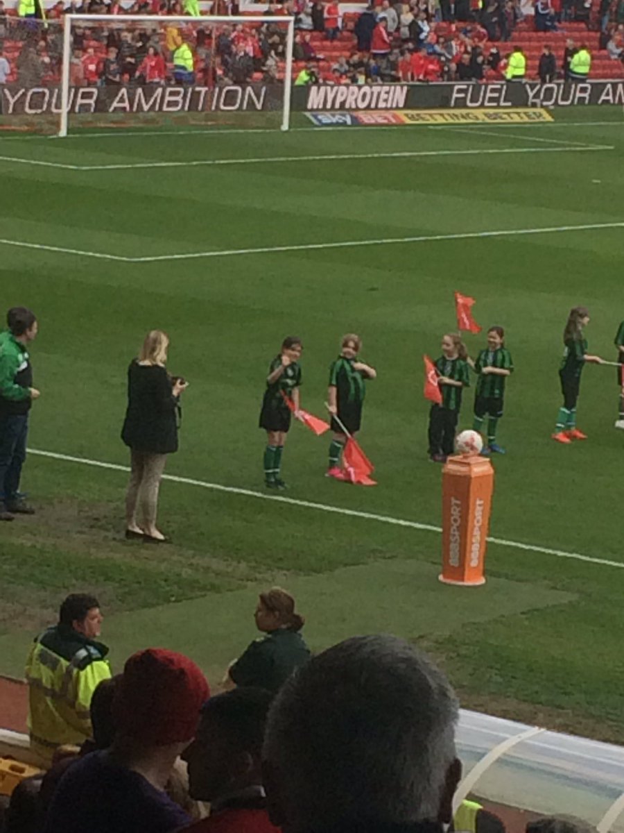 Tazza519's tweet photo. Good to see my family on The City Ground turf #Keyworthunited #coachTrev #youreds #nffc https://t.co/pJ7WlrIe5o