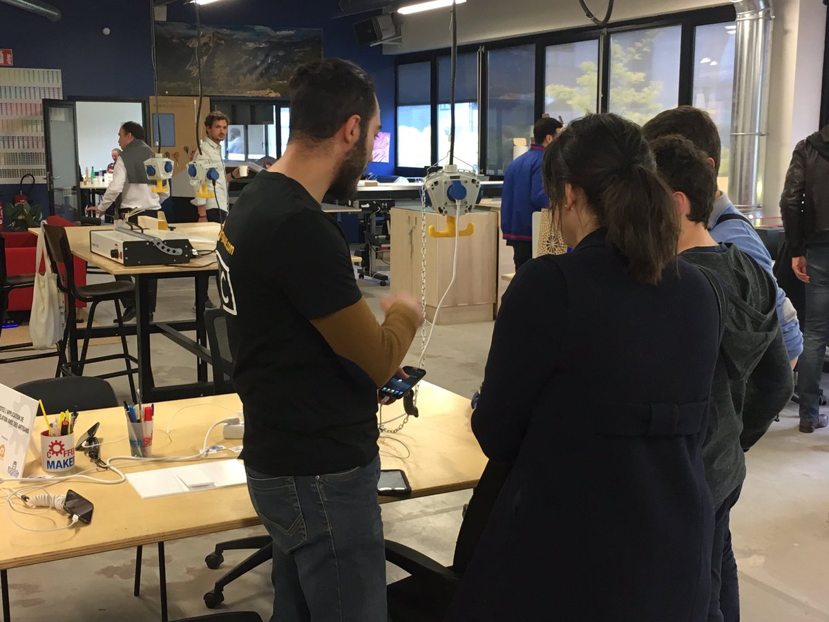 Zagatub's tweet image. Lancement du test de l&apos;application @MyPouce à la #ZagatubFactory