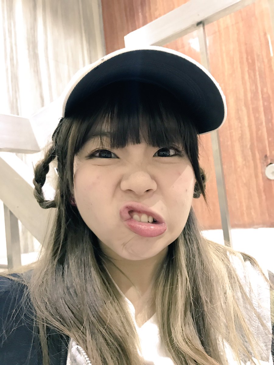 顔曲がってる Twitter Search 顔曲がってる Twitter Search