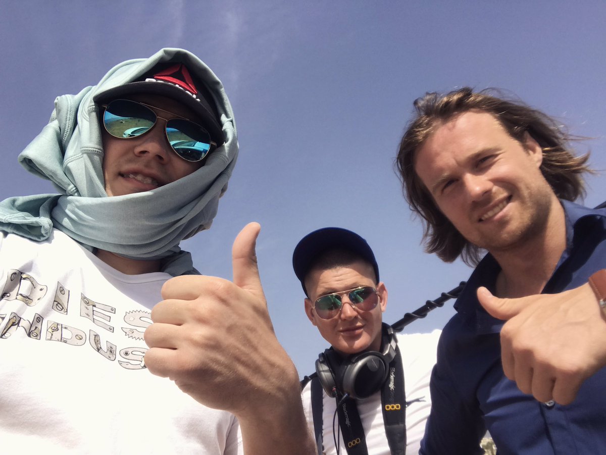 InOneStepMovie's tweet image. Another day! Getting hot.